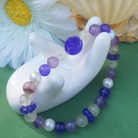 💜 Violet Blossom Glow Bracelet - Picture 2 of 3